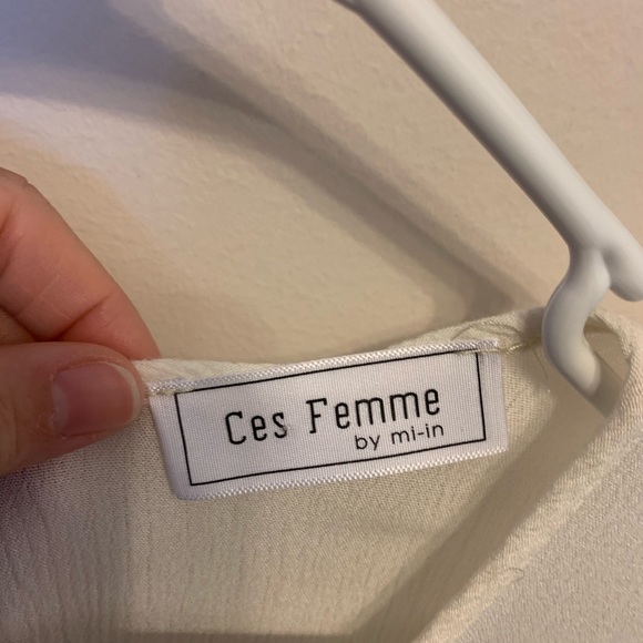 Boutique white shirt with poms - Picture 3 of 3